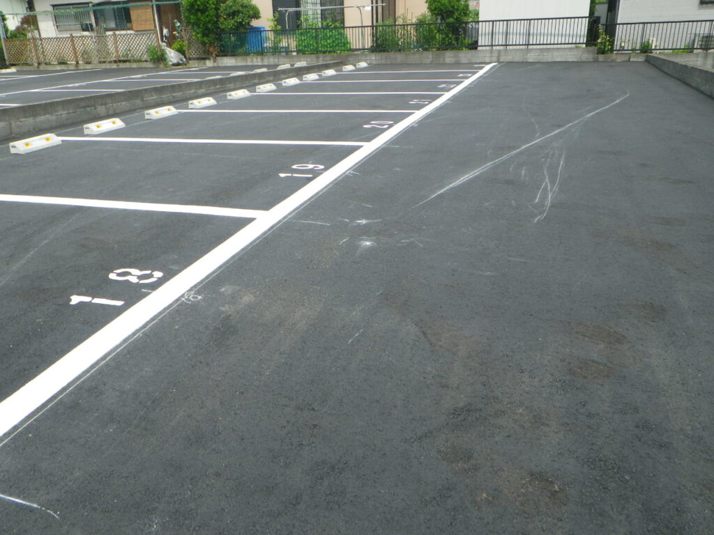 　　　B駐車場