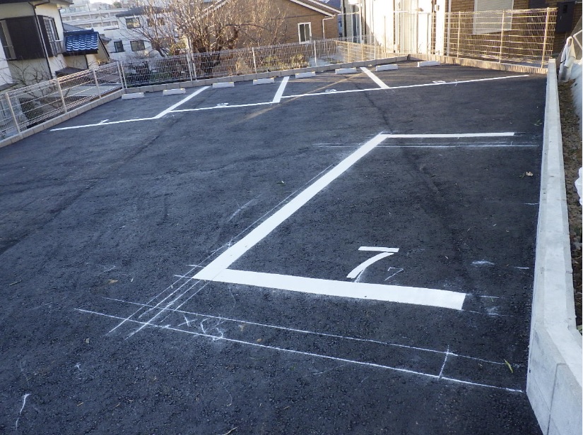 住宅街の空いた土地に駐車場を新設|一戸建の駐車場の施工事例