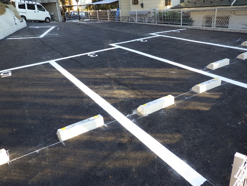 住宅街の空いた土地に駐車場を新設|一戸建の駐車場の施工事例