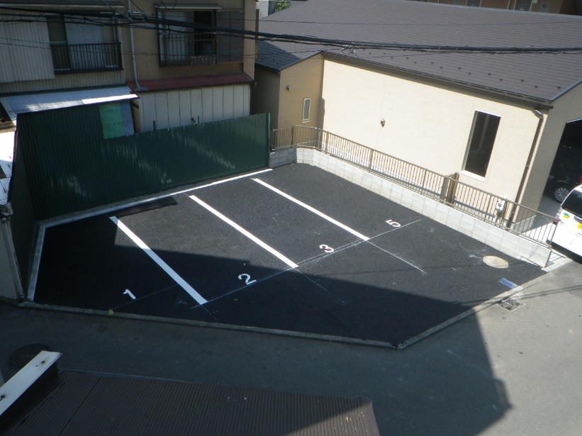 住宅街の空きスペースを活用した駐車場新設工事|一戸建の駐車場
