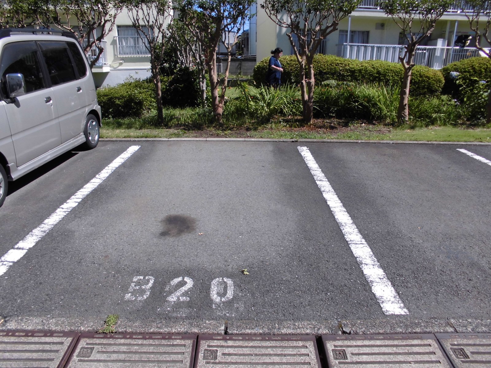 番号がかすれて読み取りにくくなった駐車区画